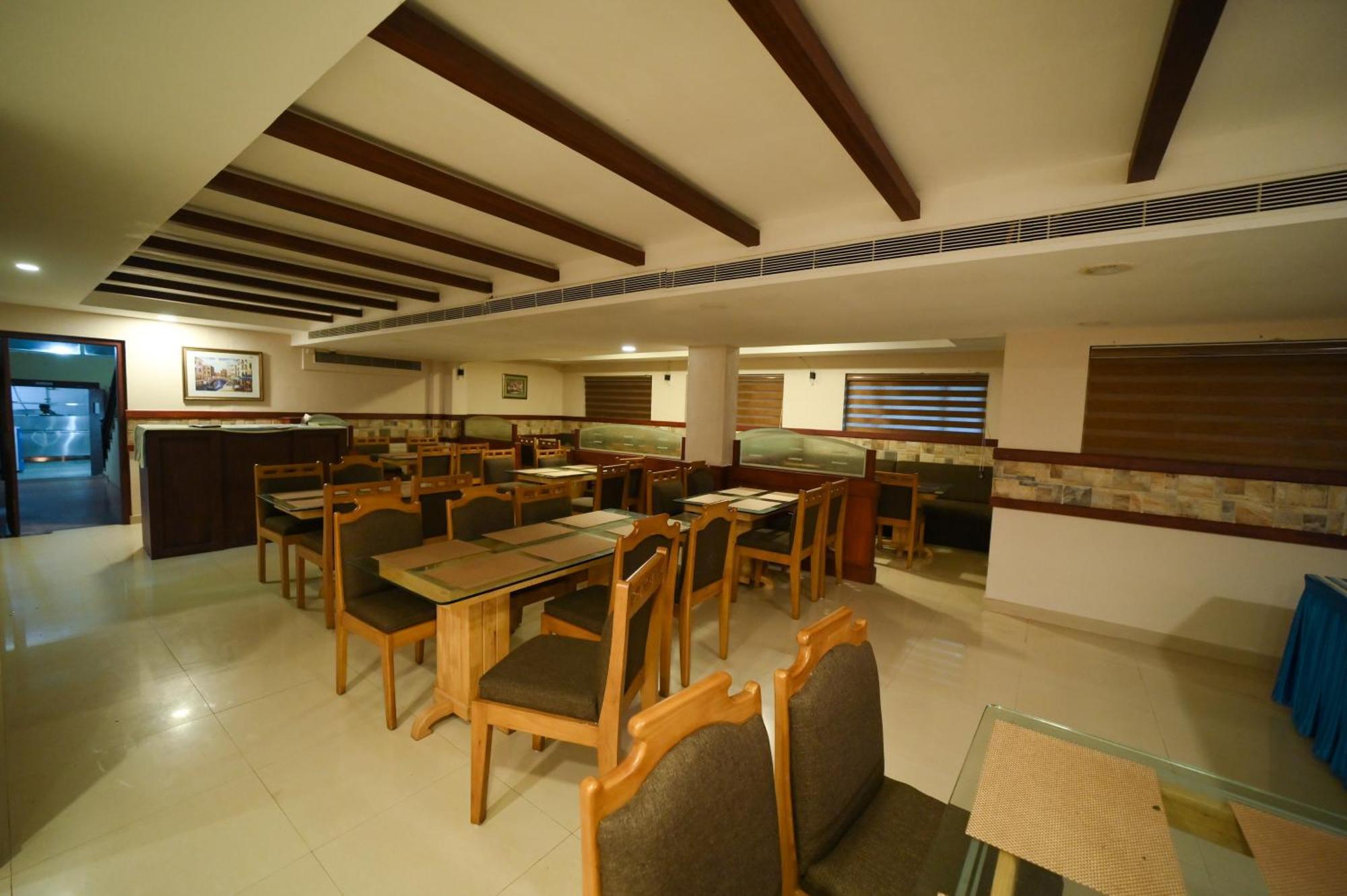 Hotel Sky Park Mattanur Exterior photo